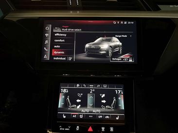 Audi SQ8 E-tron — photo 11