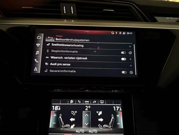 Audi SQ8 E-tron — photo 12