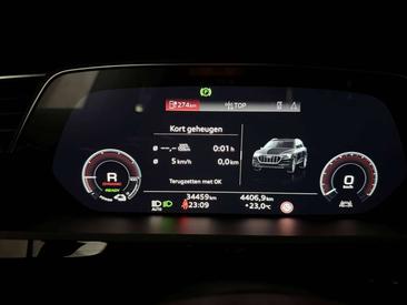 Audi SQ8 E-tron — photo 14