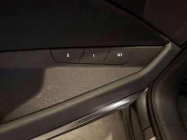 Audi SQ8 E-tron — photo 17