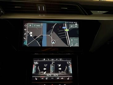 Audi SQ8 E-tron — photo 18