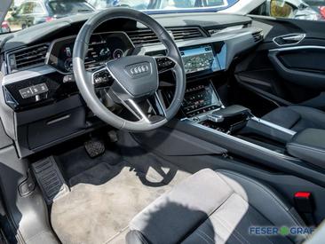 Audi Q8 Sportback 50 E-tron — photo 2
