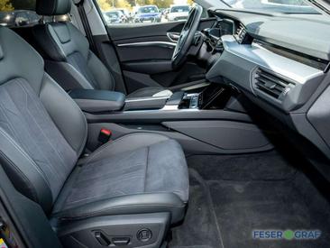 Audi Q8 Sportback 50 E-tron — photo 5