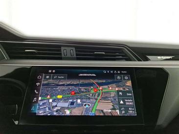 Audi Q8 E-tron S Line 50 — photo 12