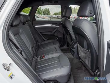Audi Q5 50TFSIe — photo 7