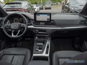 Audi Q5 50TFSIe — photo 8