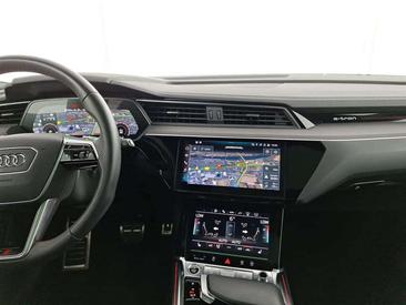 Audi Q8 E-tron S Line 50 — photo 15