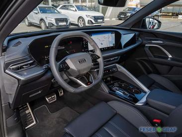 Audi Q5 S Line TFSIe — photo 3