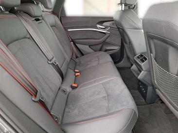 Audi Q8 E-tron S Line 50 — photo 22