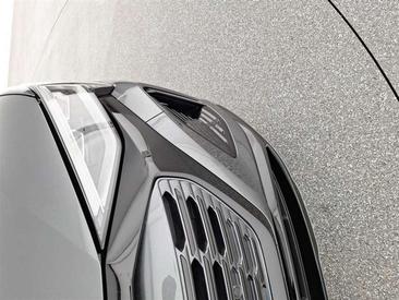 Audi Q8 E-tron S Line 50 — photo 24