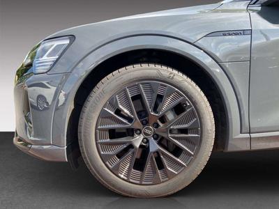 Audi Q8 E-tron Advanced 50