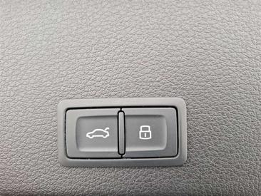 Audi Q8 E-tron S Line 50 — photo 35