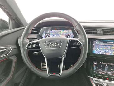Audi Q8 E-tron S Line 50 — photo 36