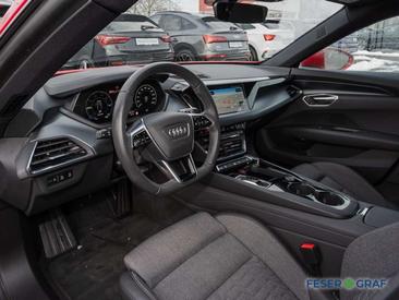 Audi E-tron GT — photo 2