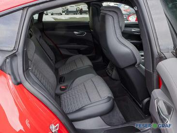 Audi E-tron GT — photo 6