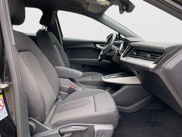 Audi Q4 E-tron Advanced 35 E-tron — photo 15
