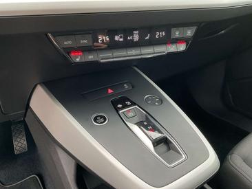 Audi Q4 E-tron Advanced 35 E-tron — photo 21