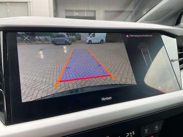 Audi Q4 E-tron Advanced 35 E-tron — photo 23