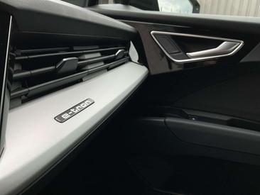 Audi Q4 E-tron Advanced 35 E-tron — photo 24