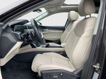 Audi Q8 E-tron S Line 55 — photo 9
