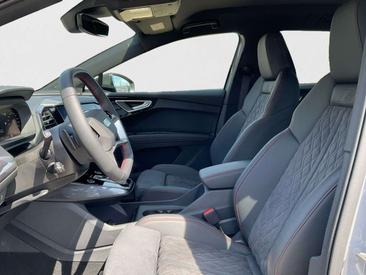 Audi Q4 E-tron S Line Edition 45 — photo 11