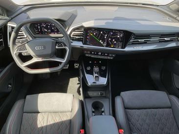 Audi Q4 E-tron S Line Edition 45 — photo 12