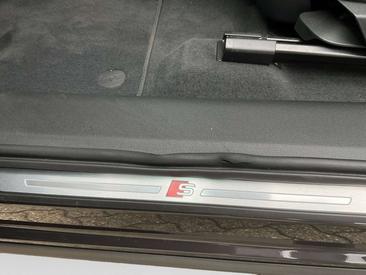 Audi Q8 E-tron S Line 55 — photo 17