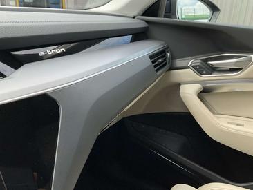 Audi Q8 E-tron S Line 55 — photo 21