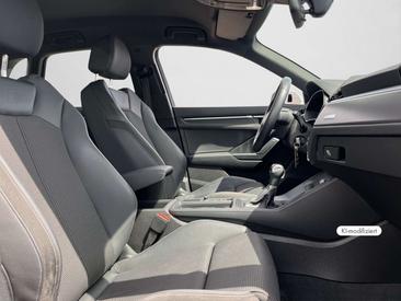 Audi Q3 S Line TFSI E — photo 4