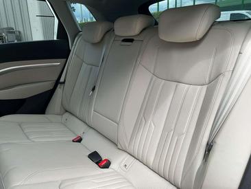 Audi Q8 E-tron S Line 55 — photo 24