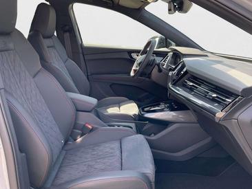 Audi Q4 E-tron S Line Edition 45 — photo 17