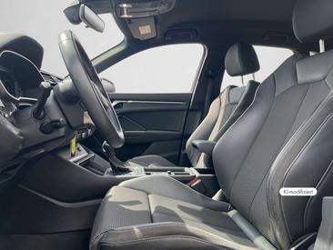 Audi Q3 S Line TFSI E — photo 12