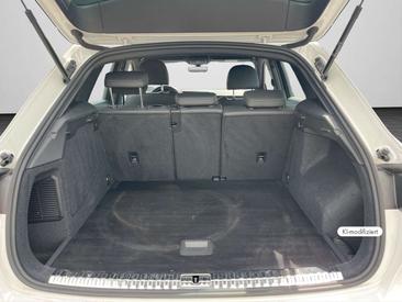 Audi Q3 S Line TFSI E — photo 15