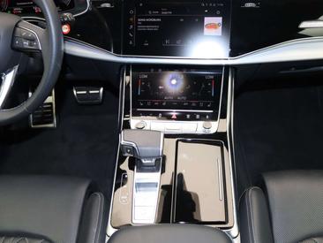 Audi Q8 S Line 50 TDI — photo 13