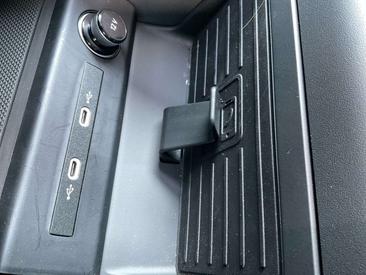 Audi Q4 E-tron S Line Edition 45 — photo 26