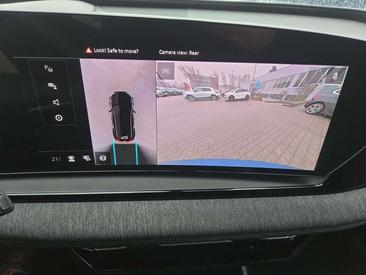 Audi Q6 E-tron S-LINE — photo 28