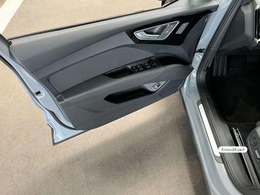 Audi Q4 E-tron Basis 40 E-tron — photo 13
