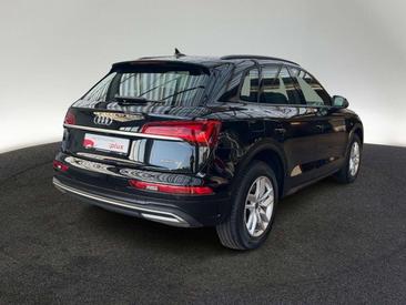 Audi Q5 50 TFSI E — photo 3