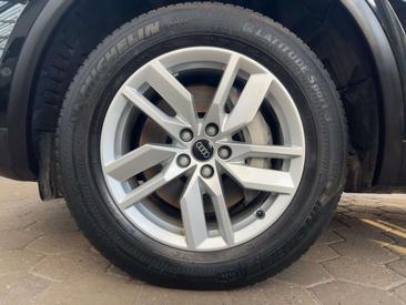 Audi Q5 50 TFSI E — photo 15