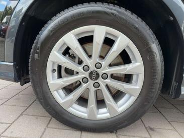 Audi Q3 45 TFSIe — photo 11