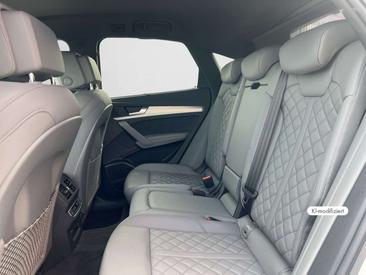 Audi Q5 S Line 45 TFSI — photo 14