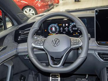 Volkswagen TIGUAN TSI 4Motion R-Line — photo 9