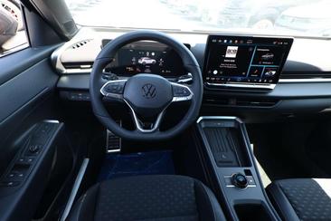 Volkswagen T-Roc R-Line — photo 7