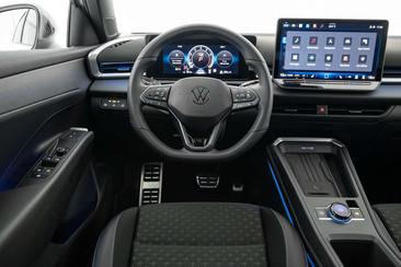 Volkswagen T-Roc R-Line — photo 6