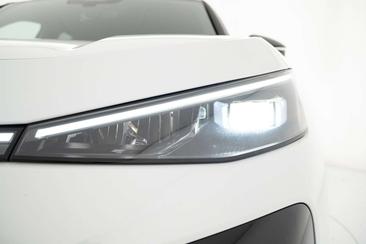 Volkswagen T-Roc R-Line — photo 12