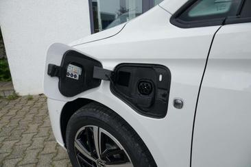 Volkswagen Caddy Maxi EHYBRID Style — photo 4