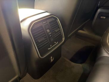 Porsche Macan S — photo 14