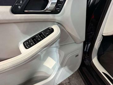 Porsche Macan GTS — photo 15