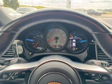 Porsche Macan 4S — photo 15