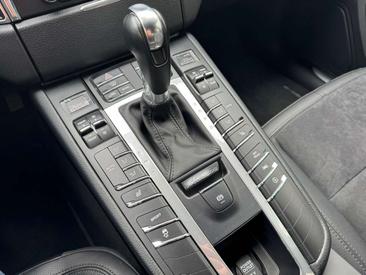 Porsche Macan 4S — photo 20